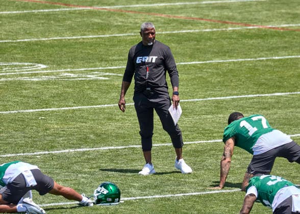NFL, American Football Herren, USA 2026: New York Jets OTA June 02 New York Jets head coach Aaron Glenn during organized team activities at the Atlantic Health Jets Training Center, Florham Park, New Jersey on Tuesday June 2, 2026. Duncan Williams CSM (Credit Image: Duncan Williams Cal Media) Florham Park New Jersey United States EDITORIAL USE ONLY Copyright: xx ZUMA-20260602_zma_c04_026.jpg DuncanxWilliamsx csmphotothree492674