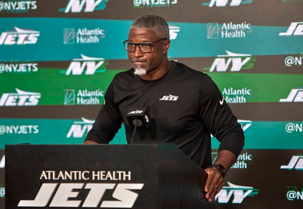 NFL, American Football Herren, USA 2026: New York Jets OTA June 02 New York Jets head coach Aaron Glenn speaks to the media during organized team activities at the Atlantic Health Jets Training Center, Florham Park, New Jersey on Tuesday June 2, 2026. Duncan Williams CSM (Credit Image: Duncan Williams Cal Media) Florham Park New Jersey United States EDITORIAL USE ONLY Copyright: xx ZUMA-20260602_zma_c04_019.jpg DuncanxWilliamsx csmphotothree492681