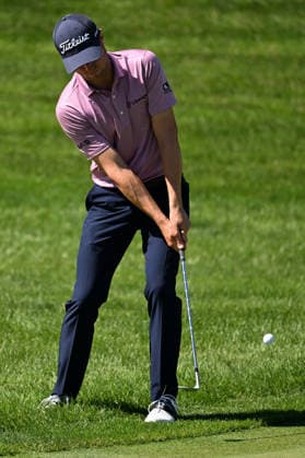 June 2, 2026: Justin Thomas (USA) chips on the 18th hole during practice rounds at the Memorial Tournament in Dublin, Ohio. Cal Media Dublin USA - ZUMAc04_ 20260602_zma_c04_069 Copyright: xBrentxClarkx