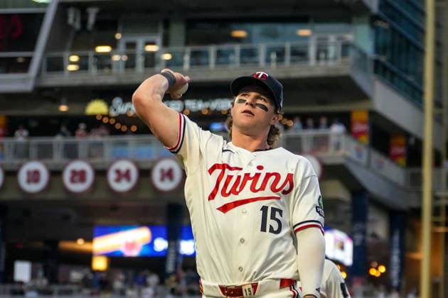 June 2, 2026, Minneapolis, Minnesota, USA: Luke Keaschall 15 throws the game ball into the stands. The Minnesota Twins hosted the Chicago White Sox at Target Field in Minneapolis, Minnesota. MLB, Baseball Herren, USA 2026: Minnesota Twins 9:6 Chicago White Sox  - ZUMAg285 20260602_zsp_g285_008 Copyright: xFrankxGomezx