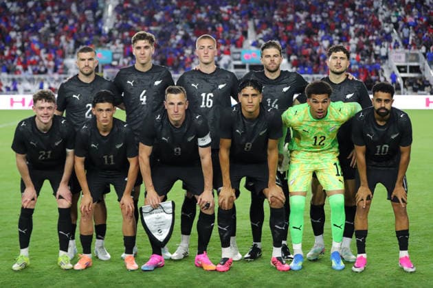 June 2, 2026, Fort Lauderdale, Florida, USA: The New Zealand national soccer team line up, Mannschaftsbild, Totale for a team photograph before the International Friendly, Länderspiel, Nationalmannschaft soccer match between Haiti and New Zealand. Soccer 2026: Haiti 4:0 New Zealand.  - ZUMAa257 20260602_zsp_a257_003 Copyright: xChrisxArjoonx