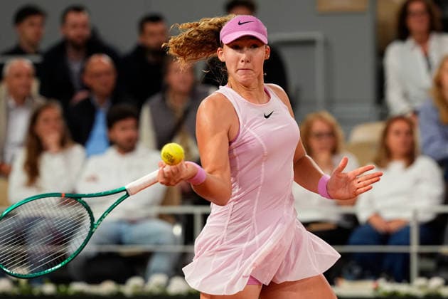 (260603) -- PARIS, June 3, 2026 -- Mirra Andreeva hits a return during the women s singles quarterfinal match between Mirra Andreeva of Russia and Sorana Cirstea of Romania at the French Open tennis tournament at Roland Garros, Paris, France, June 2, 2026. (Photo by Xinhua) (SP)FRANCE-PARIS-TENNIS-FRENCH OPEN-WOMEN S SINGLES-QUARTERFINAL GlennxGervot 