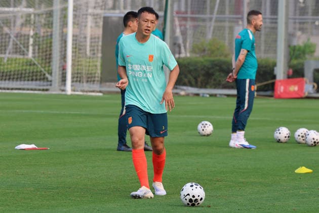 SHANGHAI, CHINA - JUNE 02: Players of Team China train during a training session on June 2, 2026 in Shanghai, China. The team is preparing for the upcoming FIFA International A match against Singapore.  Copyright: xVCGx 111645638429