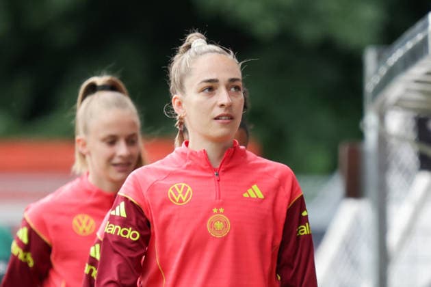 03.06.2026, xgrfx, Fussball DFB-Medientermine, Deutsche Frauennationalmannschaft - Training v.l. Sophia Kleinherne (Deutsche Frauennationalmannschaft) (DFL DFB REGULATIONS PROHIBIT ANY USE OF PHOTOGRAPHS as IMAGE SEQUENCES and or QUASI-VIDEO) Köln