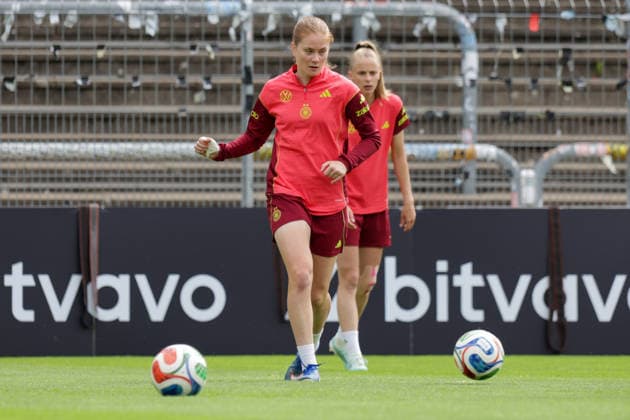 03.06.2026, xgrfx, Fussball DFB-Medientermine, Deutsche Frauennationalmannschaft - Training v.l. Sjoeke Nüsken (Deutsche Frauennationalmannschaft) (DFL DFB REGULATIONS PROHIBIT ANY USE OF PHOTOGRAPHS as IMAGE SEQUENCES and or QUASI-VIDEO) Köln