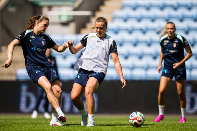 260603 Signe Gaupset and Sara Kanutte Fornes of the Norwegian women™s national football team during a training session on June 3, 2026 in Oslo. Photo: Marius Simensen BILDBYRAN Cop 238 bbeng dam fifa women s world cup qualifier football fotball fotboll norge norway practice soccer training trening träning Copyright: MARIUSxSIMENSEN BB260603BB332