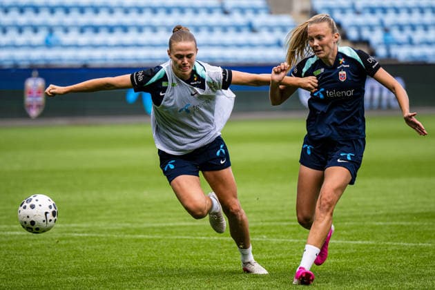 260603 Marthine ostenstad and Synne Jensen of the Norwegian women™s national football team during a training session on June 3, 2026 in Oslo. Photo: Marius Simensen BILDBYRAN Cop 238 bbeng dam fifa women s world cup qualifier football fotball fotboll norge norway practice soccer training trening träning Copyright: MARIUSxSIMENSEN BB260603BB336