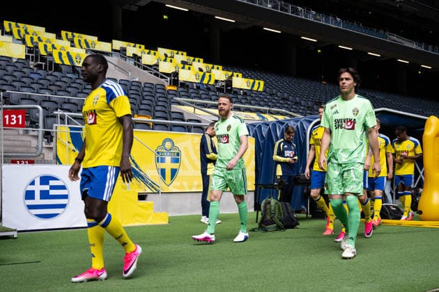 260603 Ken Sema, goalkeeper Viktor Johansson and goalkeeper Jacob Widell Zetterström of the Swedish national football team during the official team photo shoot on June 3, 2026 in Stockholm. Photo: Emma Wallskog BILDBYRAN kod EW JM0821 bbeng fotboll football soccer fotball lagbild team picture team photo sverige sweden sverige a vm 2026 FIFA World Cup, WM, Weltmeisterschaft, Fussball Copyright: EMMAxWALLSKOG BB260603EW081