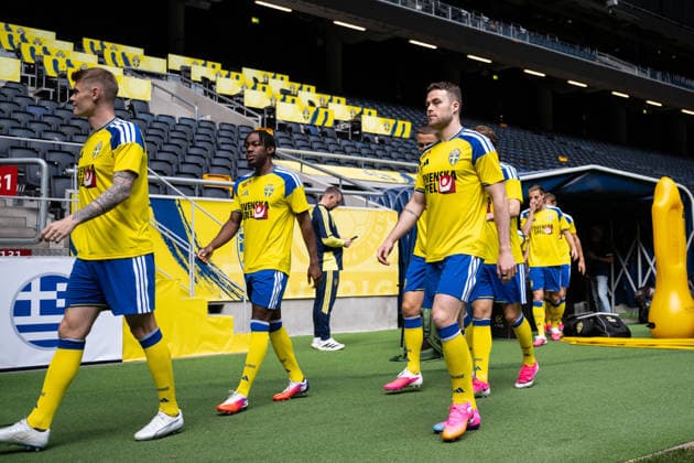260603 Eric Smith, Anthony Elanga and Gabriel Gudmundsson of the Swedish national football team during the official team photo shoot on June 3, 2026 in Stockholm. Photo: Emma Wallskog BILDBYRAN kod EW JM0821 bbeng fotboll football soccer fotball lagbild team picture team photo sverige sweden sverige a vm 2026 FIFA World Cup, WM, Weltmeisterschaft, Fussball Copyright: EMMAxWALLSKOG BB260603EW082