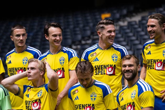 260603 Gustaf Lagerbielke, Hjalmar Ekdal, Viktor Gyökeres, Carl Starfelt, Lucas Bergvall, Eric Smith and Jesper Karlström of the Swedish national football team during the official team photo shoot on June 3, 2026 in Stockholm. Photo: Emma Wallskog BILDBYRAN kod EW JM0821 bbeng fotboll football soccer fotball lagbild team picture team photo sverige sweden sverige a vm 2026 FIFA World Cup, WM, Weltmeisterschaft, Fussball Copyright: EMMAxWALLSKOG BB260603EW083