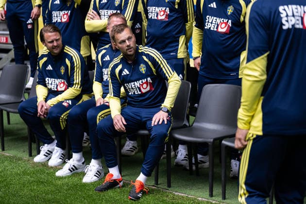 260603 Assistant coach Sebastian Larsson of the Swedish national football team during the official team photo shoot on June 3, 2026 in Stockholm. Photo: Emma Wallskog BILDBYRAN kod EW JM0821 bbeng fotboll football soccer fotball lagbild team picture team photo sverige sweden sverige a vm 2026 FIFA World Cup, WM, Weltmeisterschaft, Fussball Copyright: EMMAxWALLSKOG BB260603EW087
