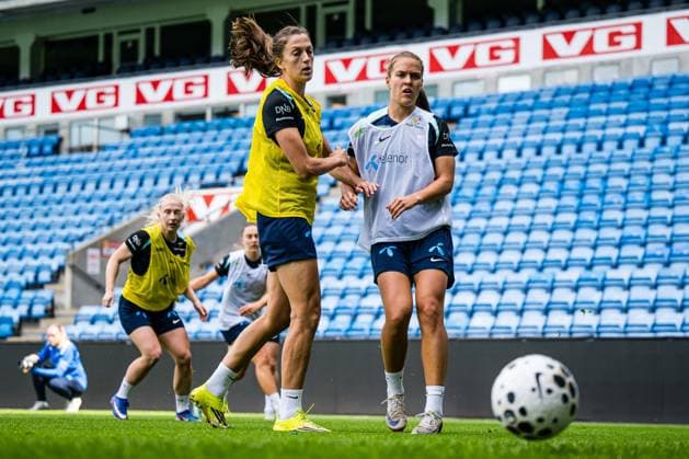 260603 Emma Stolen Godo and Iris Omarsdottir of the Norwegian women™s national football team during a training session on June 3, 2026 in Oslo. Photo: Marius Simensen BILDBYRAN Cop 238 bbeng dam fifa women s world cup qualifier football fotball fotboll norge norway practice soccer training trening träning Copyright: MARIUSxSIMENSEN BB260603BB363