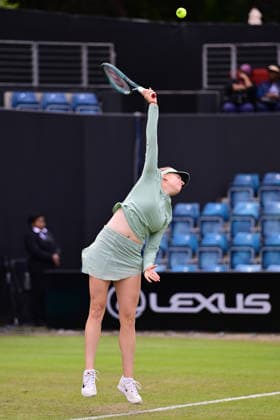 Tennis Lexus Birmingham Open Linda Fruhvirtova of the Czech republic serves during the Lexus Birmingham Open WTA125 ATP, Tennis Herren Challenger tennis at Edgbaston Priory Club, Birmingham, UK on 3 June 2026. Birmingham Edgbaston Priory Club West Midlands UK Editorial use only , Copyright: xDennisxGoodwinx PSI-24320-0036