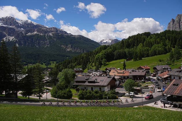 The pack rides during Stage 5 of the Giro d™Italia Women, from Longarone to Santo Stefano di Cadore, Italy. Wednesday June 3, 2026  Copyright: xMarcoxAlpozzi LaPressex