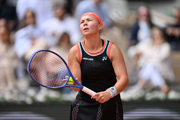 2026 French Open (Roland-Garros) - Day 11 PARIS, FRANCE - JUNE 3: Aryna Sabalenka (not seen) and Diana Shnaider compete during their women s singles quarter-final match on the eleventh day of the French Open at Philippe-Chatrier Court in Paris, France, on June 3, 2026. Mustafa Yalcin Anadolu Paris France. Editorial use only. Please get in touch for any other usage.  Copyright: x2026xAnadoluxMustafaxYalcinx