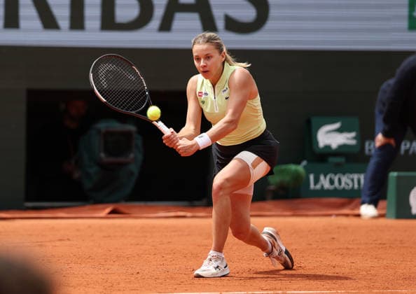 June 3, 2026, Paris, Ile De France, France: MAJA CHWALINSKA of Poland during the match against A. Kalinskaya in the quarterfinals of tennis tournament Roland Garros, Paris, France. Chwalinska won 7:6 (7-3), 6:3 Paris France - ZUMAc278 20260603_zsp_c278_013 Copyright: xMarcinxCholewinskix