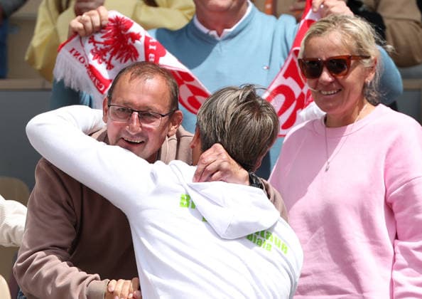 June 3, 2026, Paris, Ile De France, France: TOMASZ CHWALINSKI, MARCELA CHWALINSKA of Poland during the match M. Chwalinska against A. Kalinskaya in the quarterfinals of tennis tournament Roland Garros, Paris, France. Chwalinska won 7:6 (7-3), 6:3 Paris France - ZUMAc278 20260603_zsp_c278_015 Copyright: xMarcinxCholewinskix