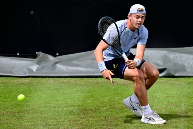 Tennis Lexus Birmingham Open Felix Gill of Great Britain returns during the Lexus Birmingham Open WTA125 ATP, Tennis Herren Challenger tennis at Edgbaston Priory Club, Birmingham, UK on 3 June 2026. Birmingham Edgbaston Priory Club West Midlands UK Editorial use only , Copyright: xDennisxGoodwinx PSI-24320-0042