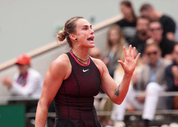 Aryna Sabalenka reagiert veraergert,Aerger,enttaeuscht, Enttaeuschung,Emotion, Damen Einzel, Women s Singles Tennis - French Open 2026 - Roland Garros - Paris - - France - 3 June 2026. Copyright: xJuergenxHasenkopfx