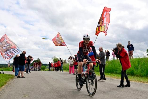 Tour de Wallonie 2026 Stage 3 VAUX-SUR-SÛRE, BELGIUM - JUNE 03 : De Lie Arnaud (BEL) of Lotto Intermarche in action during stage 3 of the 47th edition of Ethias Tour de Wallonie an UCI ProSeries 2.Pro cycling road race stage for Men Elite of 176.9 km with start in Habay and finish in Vaux-sur-Sûre on June 3, 2026 in Vaux-sur-Sûre, Belgium, 03 06 2026 ( Motordriver Pieter Van Herzele - Vaux-sur-Sûre Belgium  Copyright: xSesx