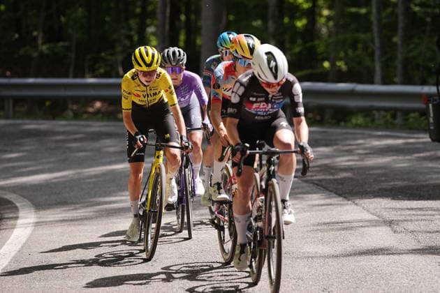 The pack rides during Stage 5 of the Giro d™Italia Women, from Longarone to Santo Stefano di Cadore, Italy. Wednesday June 3, 2026  Copyright: xMarcoxAlpozzi LaPressex
