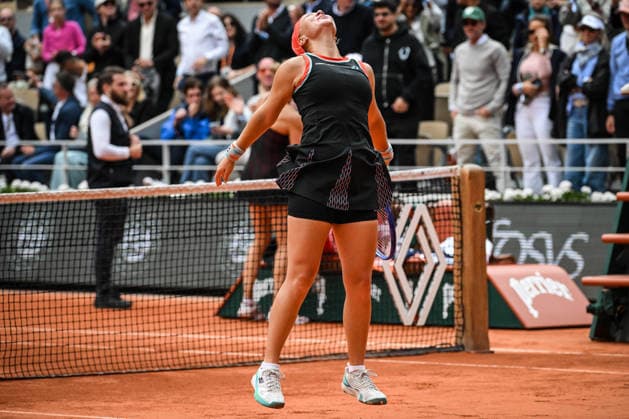 June 3, 2026, Paris, France, France: Diana SHNAIDER of Russia celebrates his victory during the eleventh day of the Roland-Garros 2026, French Open 2026, Grand Slam tennis tournament at Roland-Garros Stadium on June 03, 2026 in Paris, France. Paris France - ZUMAm308 20260603_zsp_m308_027 Copyright: xMatthieuxMirvillex