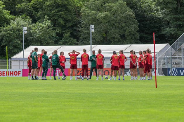 03.06.2026, xgrfx, Fussball DFB-Medientermine, Deutsche Frauennationalmannschaft - Training v.l. Die deutsche Nationalmannschaft trainiert im Sportpark Höhenberg. (Deutsche Frauennationalmannschaft) (DFL DFB REGULATIONS PROHIBIT ANY USE OF PHOTOGRAPHS as IMAGE SEQUENCES and or QUASI-VIDEO) Köln