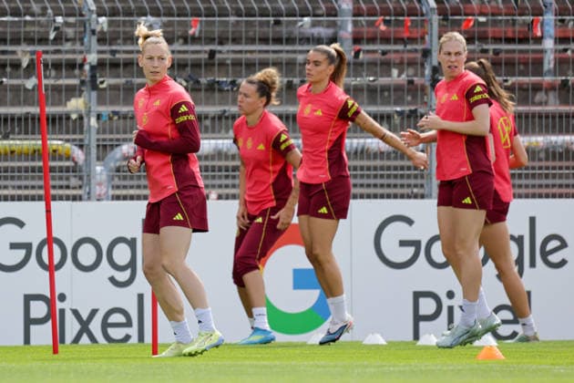 03.06.2026, xgrfx, Fussball DFB-Medientermine, Deutsche Frauennationalmannschaft - Training v.l. Sarai Linder (Deutsche Frauennationalmannschaft) (DFL DFB REGULATIONS PROHIBIT ANY USE OF PHOTOGRAPHS as IMAGE SEQUENCES and or QUASI-VIDEO) Köln
