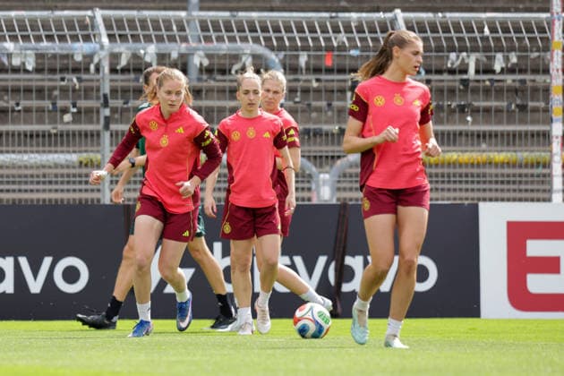 03.06.2026, xgrfx, Fussball DFB-Medientermine, Deutsche Frauennationalmannschaft - Training v.l. Sjoeke Nüsken (Deutsche Frauennationalmannschaft) (DFL DFB REGULATIONS PROHIBIT ANY USE OF PHOTOGRAPHS as IMAGE SEQUENCES and or QUASI-VIDEO) Köln