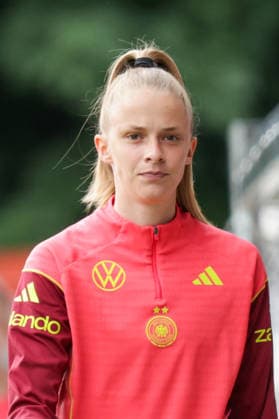 03.06.2026, xgrfx, Fussball DFB-Medientermine, Deutsche Frauennationalmannschaft - Training v.l. Vivien Endemann (Deutsche Frauennationalmannschaft) (DFL DFB REGULATIONS PROHIBIT ANY USE OF PHOTOGRAPHS as IMAGE SEQUENCES and or QUASI-VIDEO) Köln