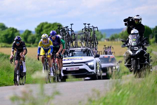 Tour de Wallonie 2026 Stage 3 VAUX-SUR-SÛRE, BELGIUM - JUNE 03 : Thonnon Senne (BEL) of Team Flanders - Baloise, Bellens Jarno (BEL) of Baloise Verzekeringen - Het Poetsbureau Lions and Conca Filippo (ITA) of Team Jayco AlUla in action during stage 3 of the 47th edition of Ethias Tour de Wallonie an UCI ProSeries 2.Pro cycling road race stage for Men Elite of 176.9 km with start in Habay and finish in Vaux-sur-Sûre on June 3, 2026 in Vaux-sur-Sûre, Belgium, 03 06 2026 ( Motordriver Pieter Van Herzele - Vaux-sur-Sûre Belgium  Copyright: xSesx