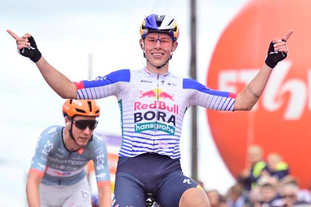 Tour de Wallonie 2026 Stage 3 VAUX-SUR-SÛRE, BELGIUM - JUNE 03 : Pithie Laurence (NZL) of Red Bull BORA Hansgrohe celebrates the win during stage 3 of the 47th edition of Ethias Tour de Wallonie an UCI ProSeries 2.Pro cycling road race stage for Men Elite of 176.9 km with start in Habay and finish in Vaux-sur-Sûre on June 3, 2026 in Vaux-sur-Sûre, Belgium, 03 06 2026 ( Motordriver Pieter Van Herzele - Vaux-sur-Sûre Belgium  Copyright: xSesx