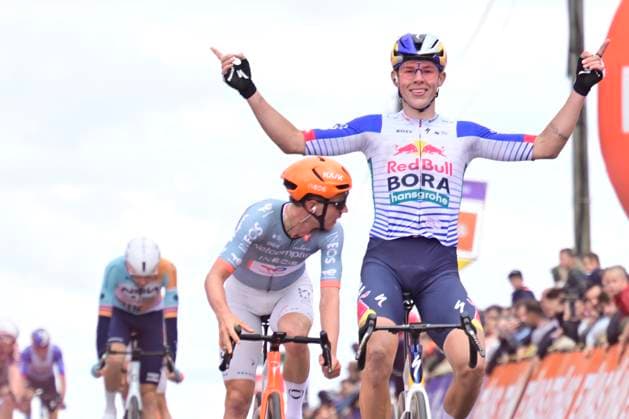 Tour de Wallonie 2026 Stage 3 VAUX-SUR-SÛRE, BELGIUM - JUNE 03 : Pithie Laurence (NZL) of Red Bull BORA Hansgrohe celebrates the win during stage 3 of the 47th edition of Ethias Tour de Wallonie an UCI ProSeries 2.Pro cycling road race stage for Men Elite of 176.9 km with start in Habay and finish in Vaux-sur-Sûre on June 3, 2026 in Vaux-sur-Sûre, Belgium, 03 06 2026 ( Motordriver Pieter Van Herzele - Vaux-sur-Sûre Belgium  Copyright: xSesx