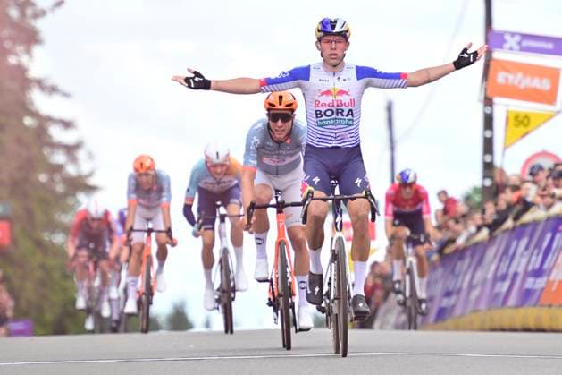 Tour de Wallonie 2026 Stage 3 VAUX-SUR-SÛRE, BELGIUM - JUNE 03 : Pithie Laurence (NZL) of Red Bull BORA Hansgrohe celebrates the win during stage 3 of the 47th edition of Ethias Tour de Wallonie an UCI ProSeries 2.Pro cycling road race stage for Men Elite of 176.9 km with start in Habay and finish in Vaux-sur-Sûre on June 3, 2026 in Vaux-sur-Sûre, Belgium, 03 06 2026 ( Motordriver Pieter Van Herzele - Vaux-sur-Sûre Belgium  Copyright: xSesx
