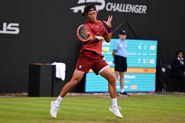 Tennis Lexus Birmingham Open Zhizhen Zhang of China returns during the Lexus Birmingham Open WTA125 ATP, Tennis Herren Challenger tennis at Edgbaston Priory Club, Birmingham, UK on 3 June 2026. Birmingham Edgbaston Priory Club West Midlands UK Editorial use only , Copyright: xDennisxGoodwinx PSI-24320-0097