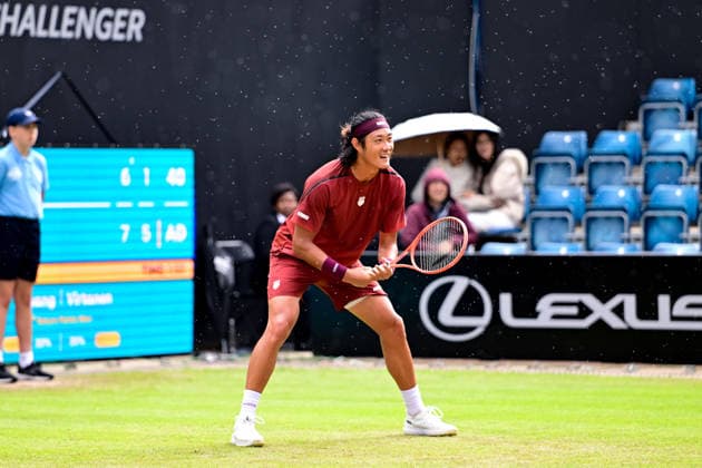Tennis Lexus Birmingham Open Zhizhen Zhang of China in the rain during the Lexus Birmingham Open WTA125 ATP, Tennis Herren Challenger tennis at Edgbaston Priory Club, Birmingham, UK on 3 June 2026. Birmingham Edgbaston Priory Club West Midlands UK Editorial use only , Copyright: xDennisxGoodwinx PSI-24320-0107