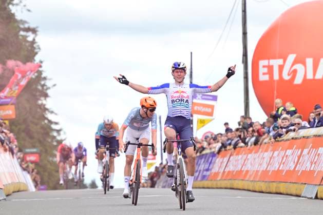 Tour de Wallonie 2026 Stage 3 VAUX-SUR-SÛRE, BELGIUM - JUNE 03 : Pithie Laurence (NZL) of Red Bull BORA Hansgrohe celebrates the win during stage 3 of the 47th edition of Ethias Tour de Wallonie an UCI ProSeries 2.Pro cycling road race stage for Men Elite of 176.9 km with start in Habay and finish in Vaux-sur-Sûre on June 3, 2026 in Vaux-sur-Sûre, Belgium, 03 06 2026 ( Motordriver Pieter Van Herzele - Vaux-sur-Sûre Belgium  Copyright: xSesx