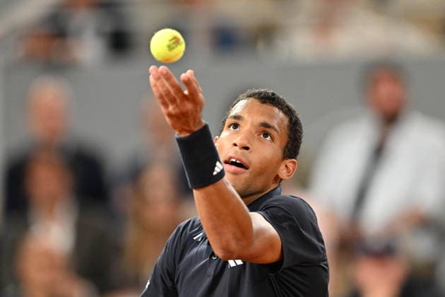 2026 French Open (Roland-Garros) - Day 11 PARIS, FRANCE - JUNE 3: Felix Auger-Aliassime of Canada in action against Flavio Cobolli (not seen) of Italy during Men s Singles quarter-final match on the eleventh day of the French Open at Philippe-Chatrier Court in Paris, France, on June 3, 2026. Mustafa Yalcin Anadolu Paris France. Editorial use only. Please get in touch for any other usage.  Copyright: x2026xAnadoluxMustafaxYalcinx