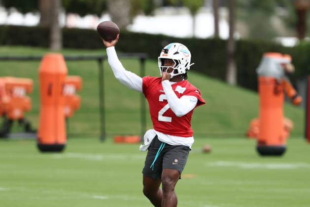 American Football,NFL, Miami Dolphins, Pressekonferenz und Training MIAMI GARDENS, FL - JUNE 03: Miami Dolphins quarterback Malik Willis (2) participates in drills during Miami Dolphins Minicamp on Wednesday, June 3, 2026 at Baptist Health Sports Center in Miami Gardens, FL (Photo by Peter Joneleit Icon Sportswire) NFL, American Football Herren, USA JUN 03 Miami Dolphins Minicamp EDITORIAL USE ONLY Icon260603017
