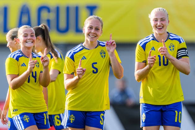 260603 Matilda NildÃ n, Alice Bergström and Wilma Leidhammar of Sweden celebrate 1-0 during the U23 womenÂ s International Friendly, Länderspiel, Nationalmannschaft football match between Sweden and Norway on June 3, 2026 in Kalmar. Photo: Suvad Mrkonjic BILDBYRAN COP 170 SM0467 fotboll football soccer fotball u23 under 23 sverige sweden norge norway dam bbeng jubel Copyright: SUVADxMRKONJIC BB260603SM087