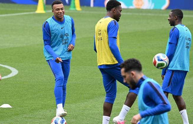 ENTRAINEMENT DES BLEUS A NANTES PHOTOPQR OUEST FRANCE Jerome Fouquet ; NANTES ; 03 06 2026 ; Football. Entrainement de l équipe de France de Football, avant le match contre la Cote d Ivoire à Nantes. Ici sur l image Kylian Mbappé. Photo: Jérôme Fouquet Ouest-France Nantes, France, juen 3rd 2026 France at training before a friendly match NANTES France  Copyright: xPHOTOPQR OUESTxFRANCE MAXPPPxJeromexFouquetx 20260603OFR1831 20260603OFR1831