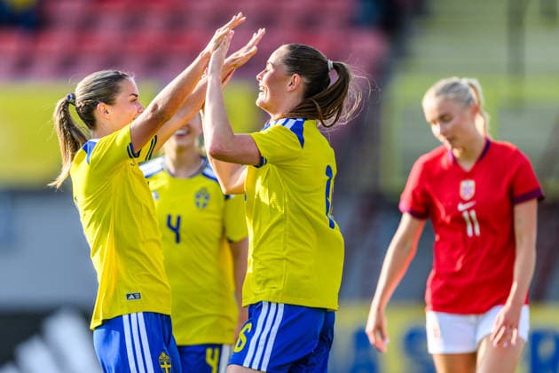 260603 Svea Rehnberg and Johanna Renmark of Sweden celebrates 2-0 during the U23 womenÂ s International Friendly, Länderspiel, Nationalmannschaft football match between Sweden and Norway on June 3, 2026 in Kalmar. Photo: Suvad Mrkonjic BILDBYRAN COP 170 SM0467 fotboll football soccer fotball u23 under 23 sverige sweden norge norway dam bbeng jubel Copyright: SUVADxMRKONJIC BB260603SM093
