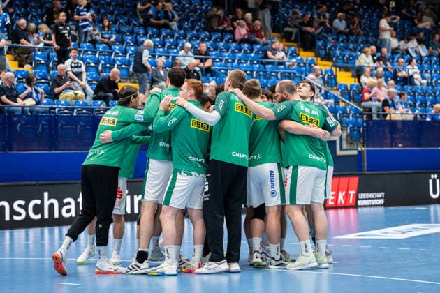 Handball, HBL, TBV Lemgo - SC DHfK Leipzig TBV Lemgo Lippe (GER) vs. SC DHfK Leipzig (GER), Handball, Daikin Handball Bundesliga, 33. Spieltag, 3.6.2026, Saision 2025 2026, Lemgo Die Spieler des SC DHfK Leipzig (GER) beim Aufwaermen Lemgo Phoenix Contact Arena Deutschland