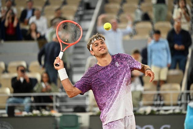 2026 French Open (Roland-Garros) - Day 11 PARIS, FRANCE - JUNE 3: Flavio Cobolli of Italy celebrates after winning against Felix Auger-Aliassime (not seen) of Canada during Men s Singles quarter-final match on the eleventh day of the French Open at Philippe-Chatrier Court in Paris, France, on June 3, 2026. Mustafa Yalcin Anadolu Paris France. Editorial use only. Please get in touch for any other usage.  Copyright: x2026xAnadoluxMustafaxYalcinx