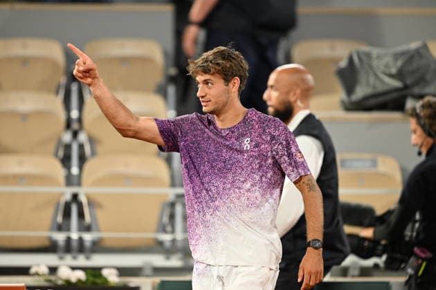 2026 French Open (Roland-Garros) - Day 11 PARIS, FRANCE - JUNE 3: Flavio Cobolli of Italy celebrates after winning the Men s Singles quarter-final match against Felix Auger-Aliassime (not seen) of Canada on the eleventh day of the French Open at Philippe-Chatrier Court in Paris, France, on June 3, 2026. Mustafa Yalcin Anadolu Paris France. Editorial use only. Please get in touch for any other usage.  Copyright: x2026xAnadoluxMustafaxYalcinx