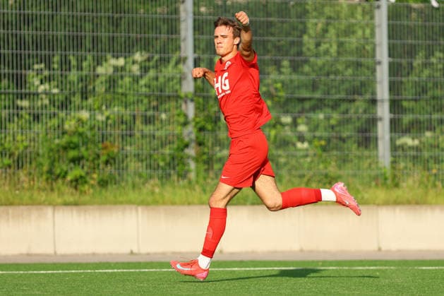 Fußball, Oberliga, Relegation, Eimsbütteler TV - SV Todesfelde 11 Toralf Hense (Eimsbütteler TV) bejubelt seinen Treffer zum 2:0. Fußball I Herren I Aufstiegsrunde zur Regionalliga Nord I Saison 2025-2026 I 2. Spiel I Eimsbütteler TV - SV Todesfelde I 03.06.2026 I Stadion Hoheluft