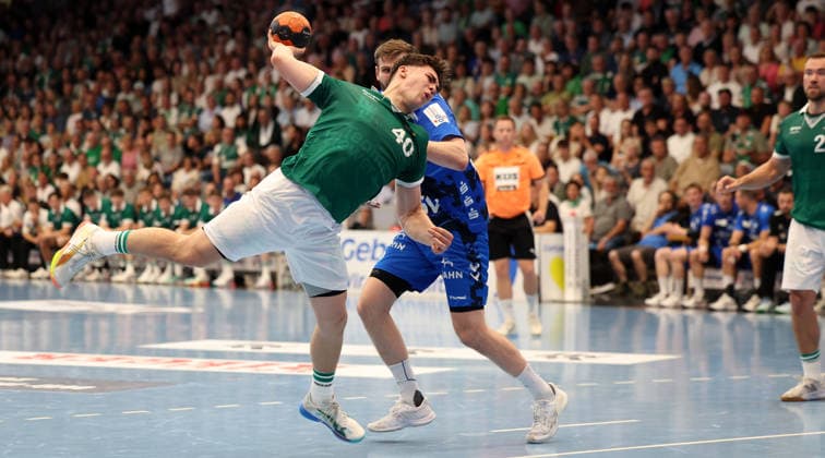 Handball, HBL, Frisch Auf! Göppingen - TVB 1898 Stuttgart #3 Göppingen Handball Frisch Auf ! Göppingen vs. TVB Stuttgart, Elias Newel (Göppingen)