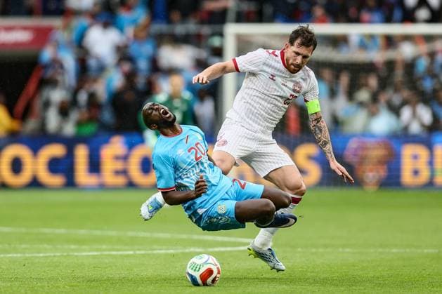 Fußball, Testspiel, DR Kongo - Dänemark Congolese Yoane Wissa and Danish captain Pierre-Emile Hojbjerg fight for the ball during a friendly soccer game between the national teams of DR Congo and Denmark, Wednesday 03 June 2026 in Liege, in preparation of the upcoming the 2026 World Cup. BRUNOxFAHY  x175850941x