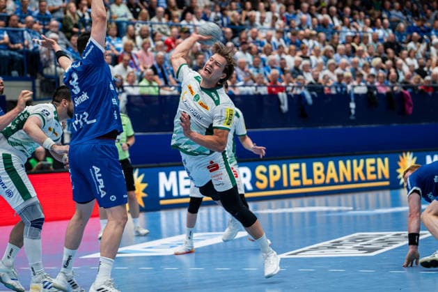 Handball, HBL, TBV Lemgo - SC DHfK Leipzig #2 TBV Lemgo Lippe (GER) vs. SC DHfK Leipzig (GER), Handball, Daikin Handball Bundesliga, 33. Spieltag, 3.6.2026, Saision 2025 2026, Lemgo Bler Hrinivsson (SC DHfK Leipzig, 44) im Torwurf Lemgo Phoenix Contact Arena Deutschland