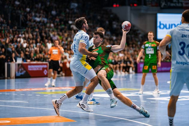 Handball, HBL, SC Magdeburg - VfL Gummersbach #2 Deutschland: HBL DAIKIN Handball Bundesliga 2025 - 2026, 33. Spieltag - SC Magdeburg vs VfL Gummersbach - GETEC Arena (Magdeburg): Elvar Örn Jonsson (SC Magdeburg, 19) am Ball Copyright: xTomxLauruschkatx